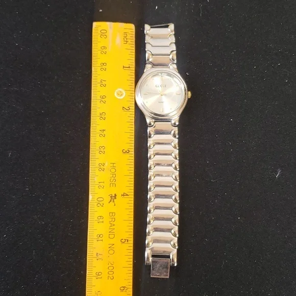 Gucci Vintage 1980s Wrist Watch Broken Band - Picture 3 of 7